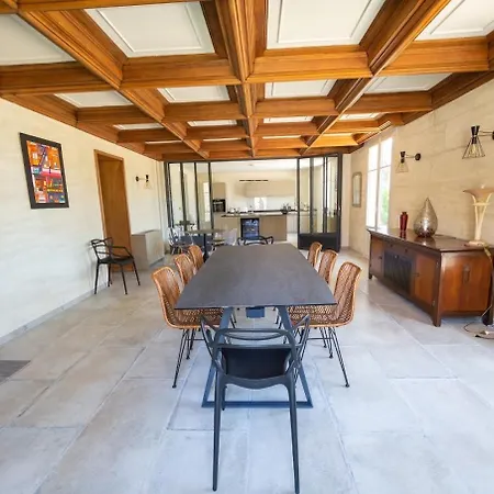 Guest house Les Frenes En Provence-chateau Zen Avignon